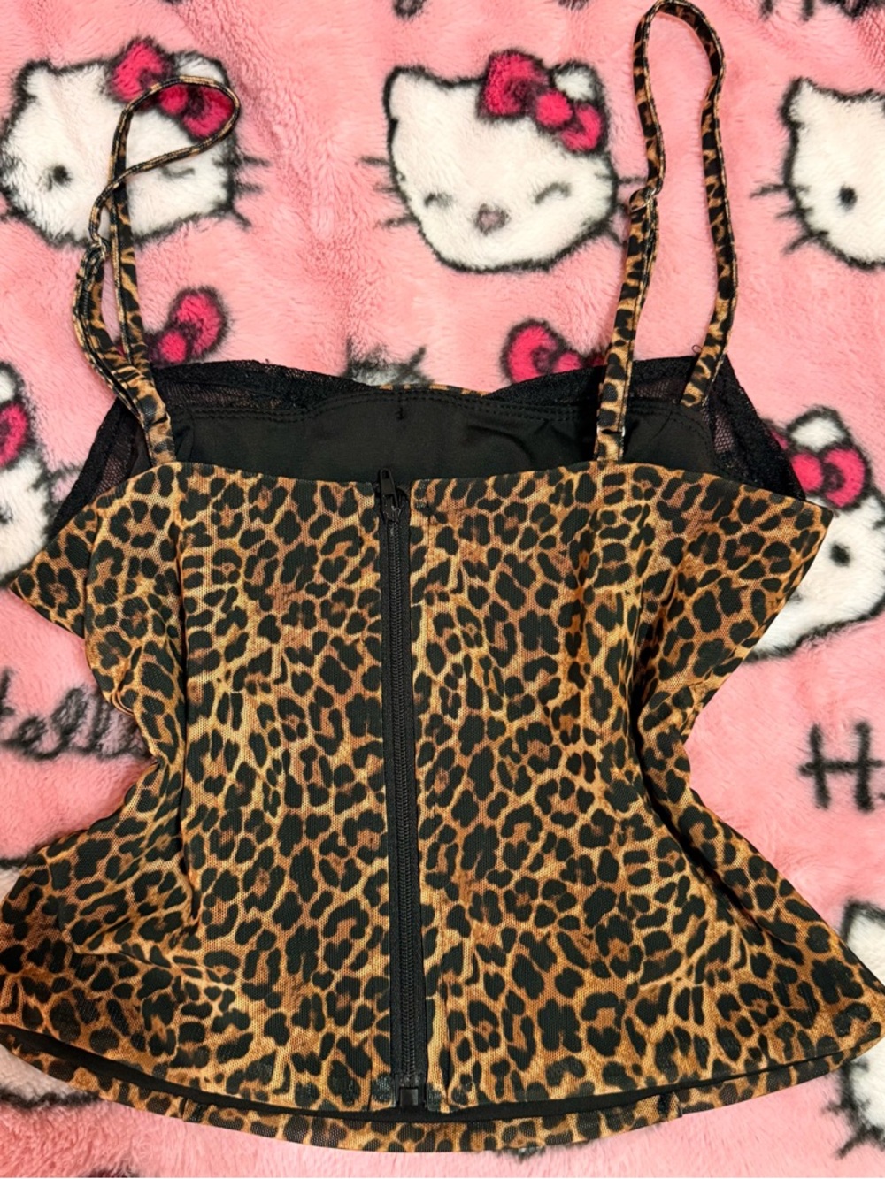 Cheetah Print Top - Picture 2 of 4